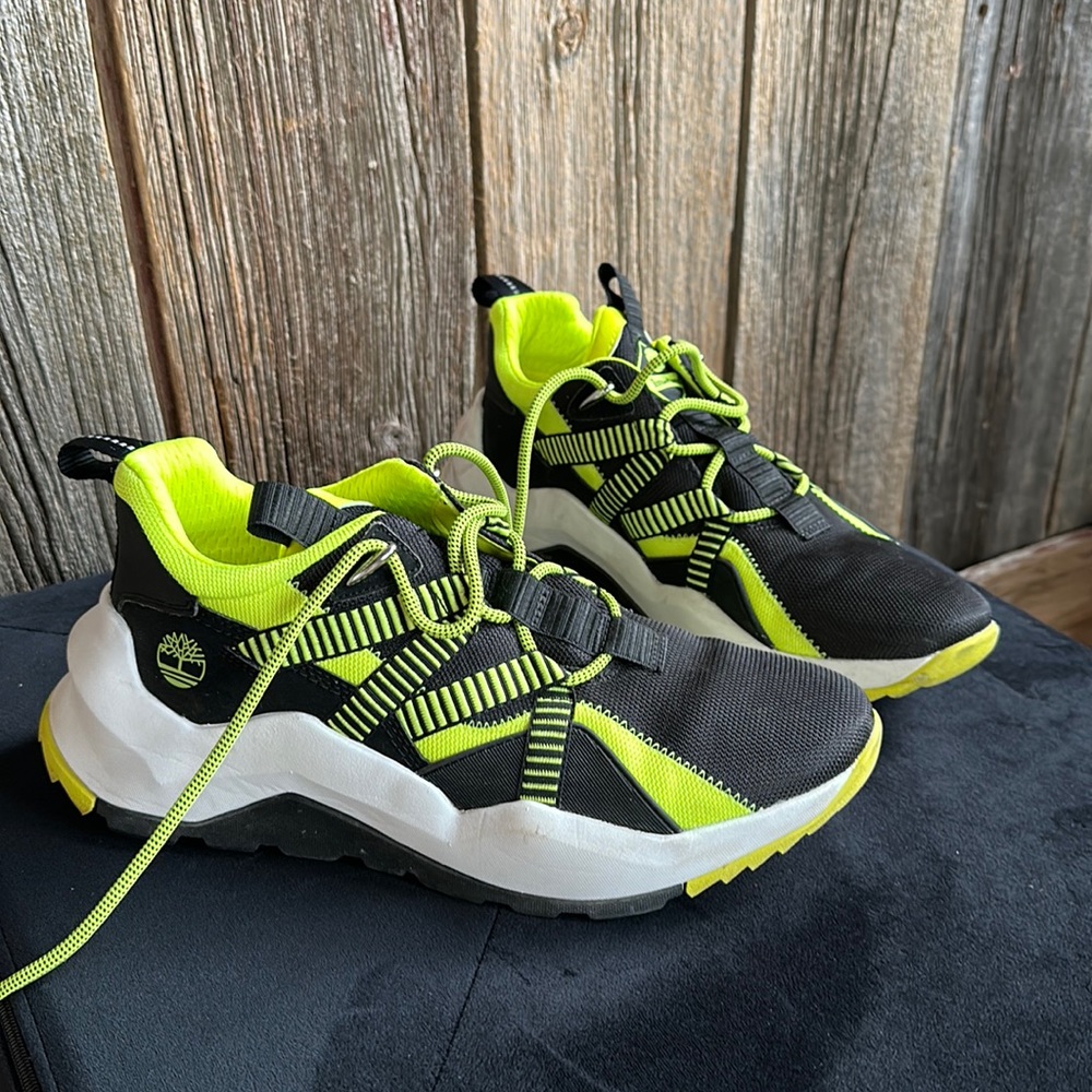 Timberland tennis shoes size 8